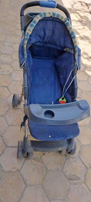 Детская коляска. Не китайская. Удобная в использовании. Ремни  безопас