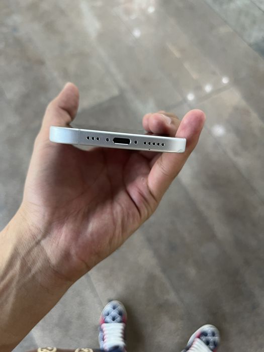 iphone 16.      .