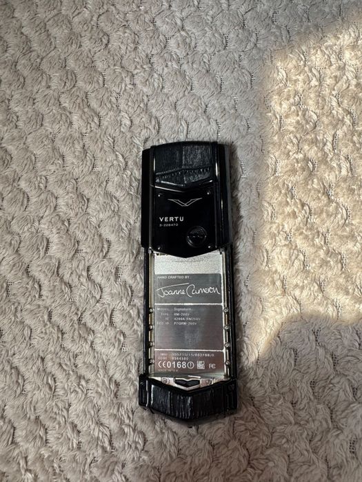 Продам Vertu Signature