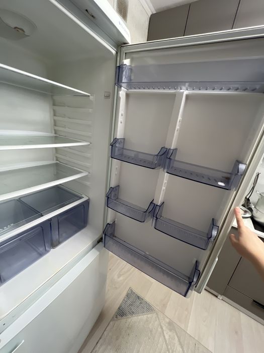 VESTEL  холодилник работает