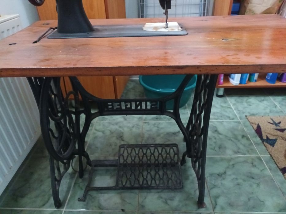 Mașini de cusut Singer 16k55