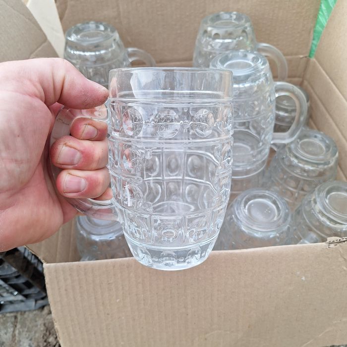 Халби чаши за бира чинии