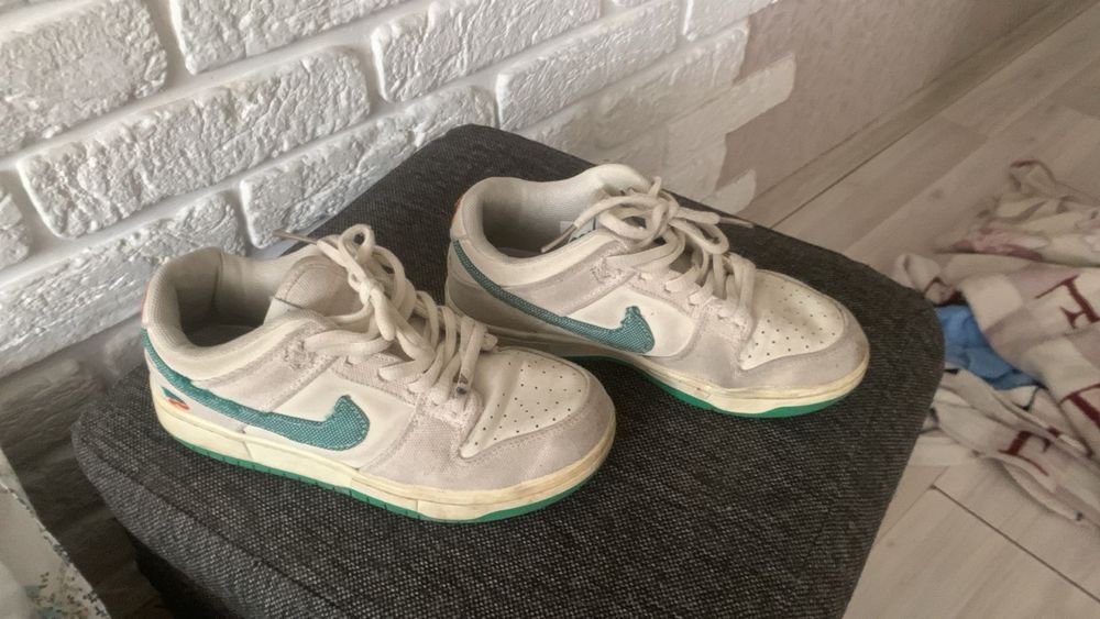 Продам обувь для девочки 32-33-34 размер