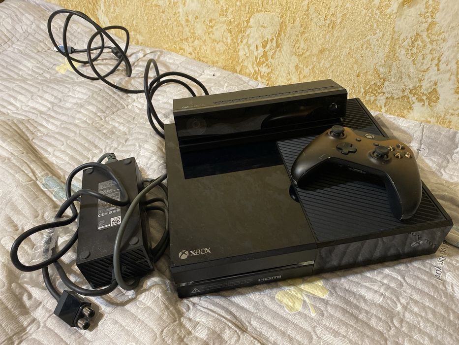 XBox one 500GB с киннектом