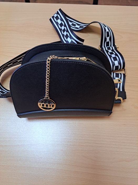 Mia Tomazzi естествена кожа