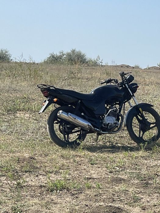 Yamaha ybr 125.