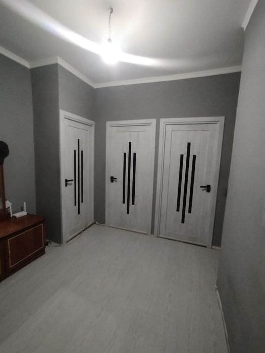 Уй сотилади - 3 хонали, 77м², Чирчик Шахар 10-мкр 17-дом