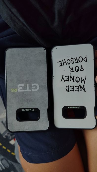 Vând 2 huse mobilfox sunt noi