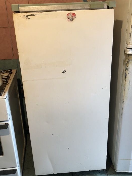 Продам холодильник цена 100000 тг.