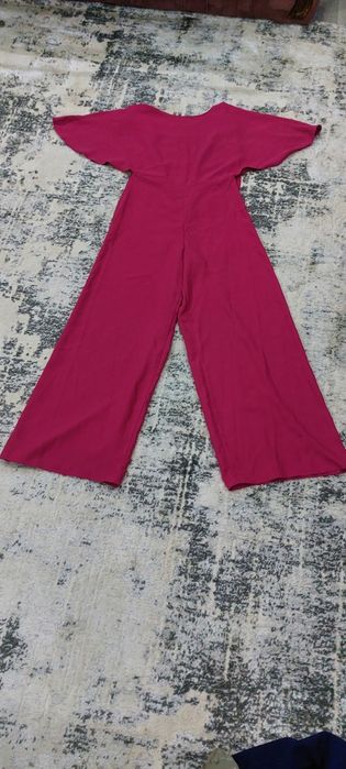 В хорошем состоянии комбинезон..
