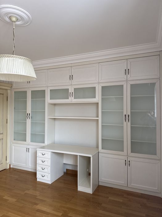 Продам мебель стенка под телевизор.