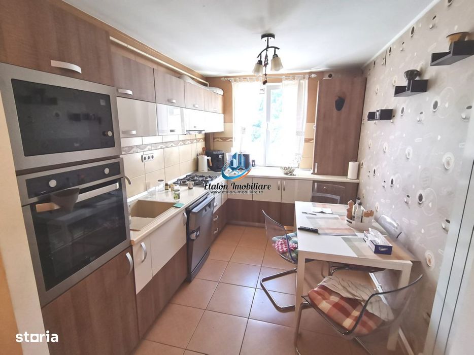 Apartament – Piatra Neamț, Cartier Tei - Vedere 3