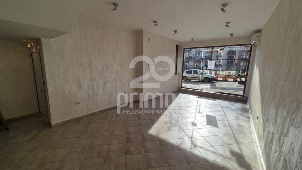 Магазин под наем в идеален Център