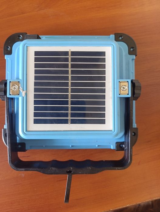 Фонарик  самозаряжающий