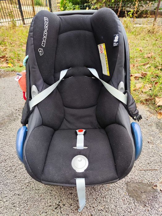 Maxi Cosi кошница за кола с Isofix база