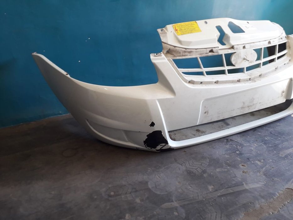 Продам бампер на Приору