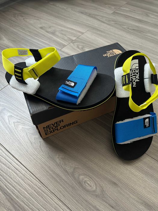 Sandale drumetie/hiking The North Face Skeena, marime 36, NOI