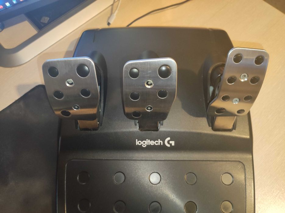С 1Г ГАРАНЦИЯ Logitech G29 волан рейсинг симулатор със скоростен лост