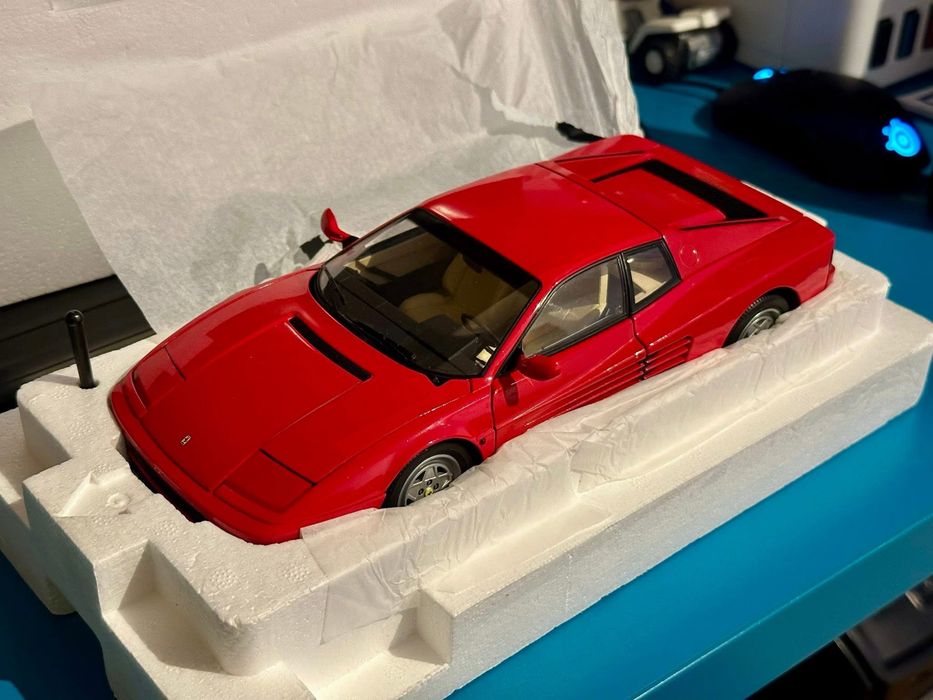 Kyosho Ferrari Testarossa 1:18 ( NU autoart, minichamps, norev etc )