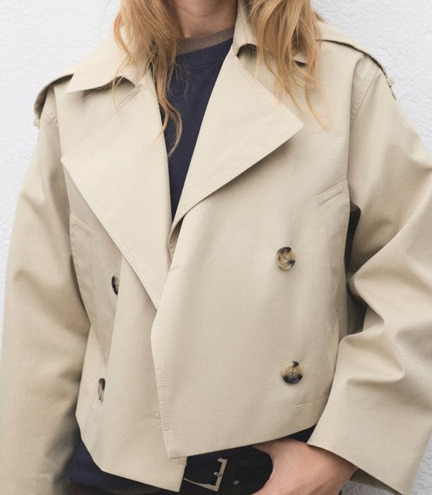 Trenci scurt nou Mango