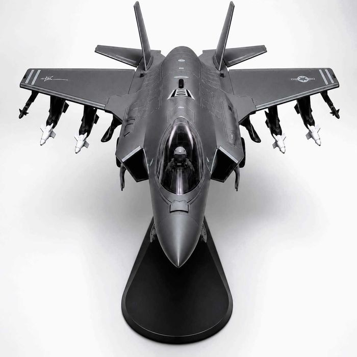 Macheta avion metalica F-35I Lightning II scara 1:72 22cm