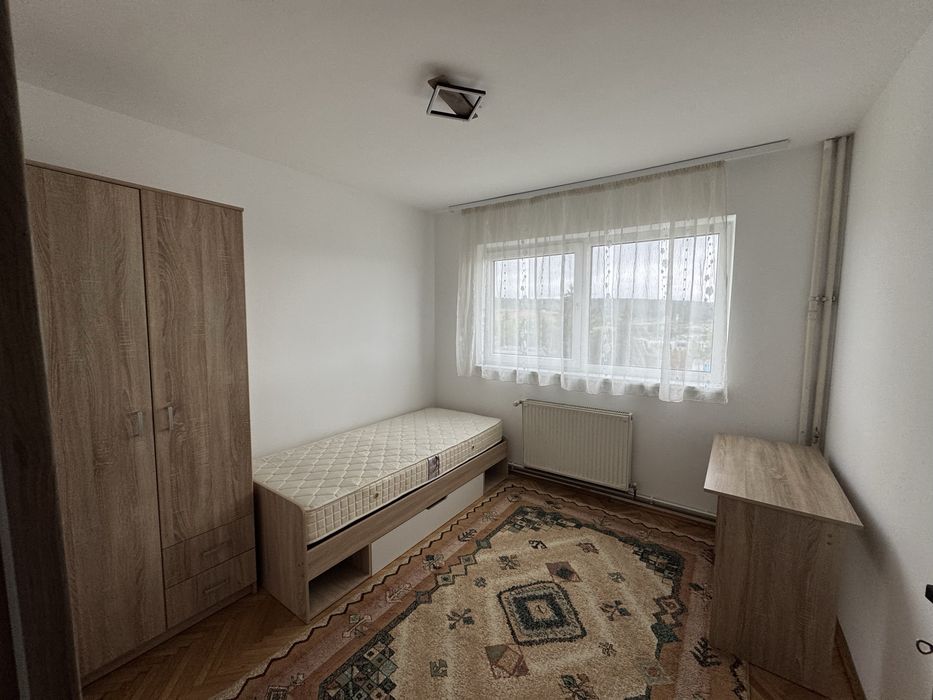 dau in chirie apartament 3 camere renovat , electrocasnice zona piata dambu