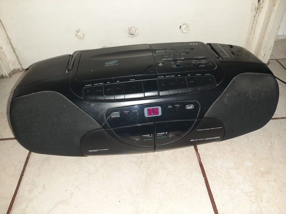 Vind  radio casetofon cu cd second  hand