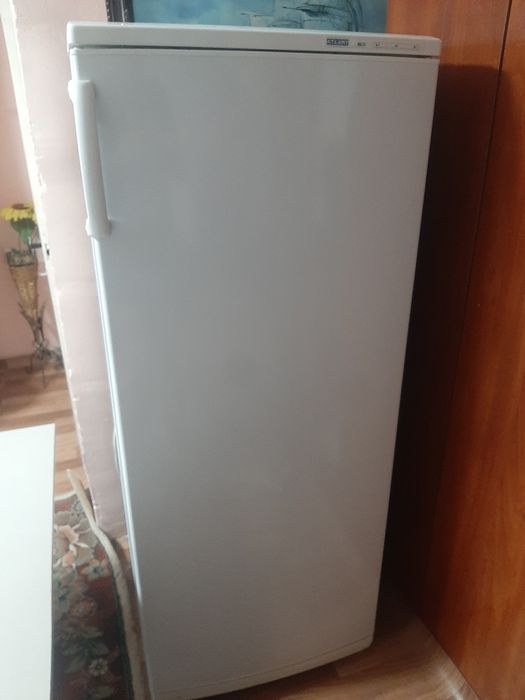 Морозильник "Атлант" почти новый