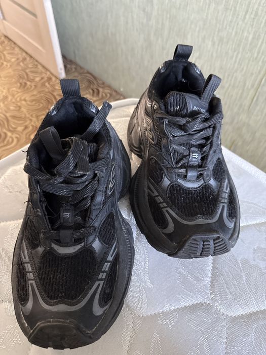 Продаются кроссовки