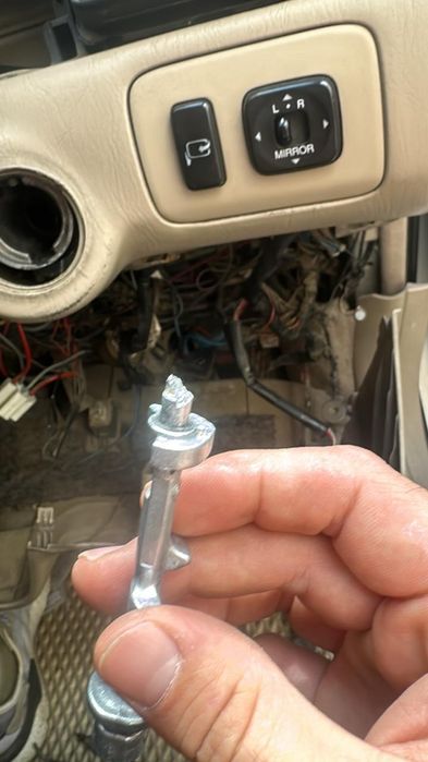 Изготовление ключей toyota Астана открыть машину ремонт замка зажигани