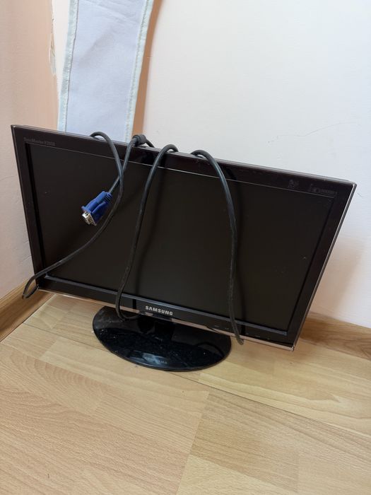 Монитор Samsung SyncMaster (20-22 дюйма) с кабелем VGA