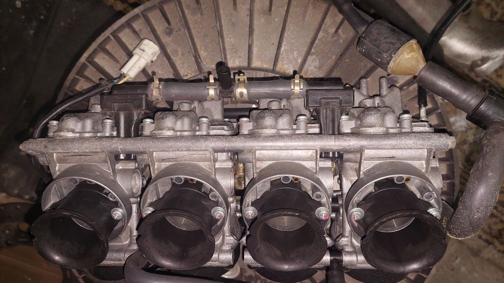 Карбюратор на Yamaha yzf R6 2002