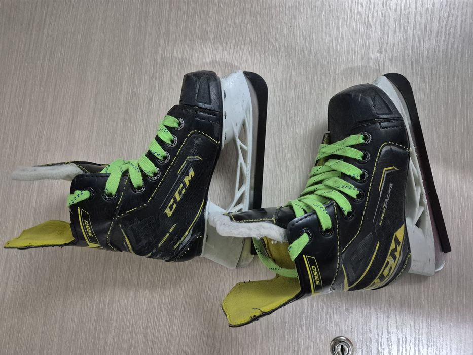 Продам коньки детские