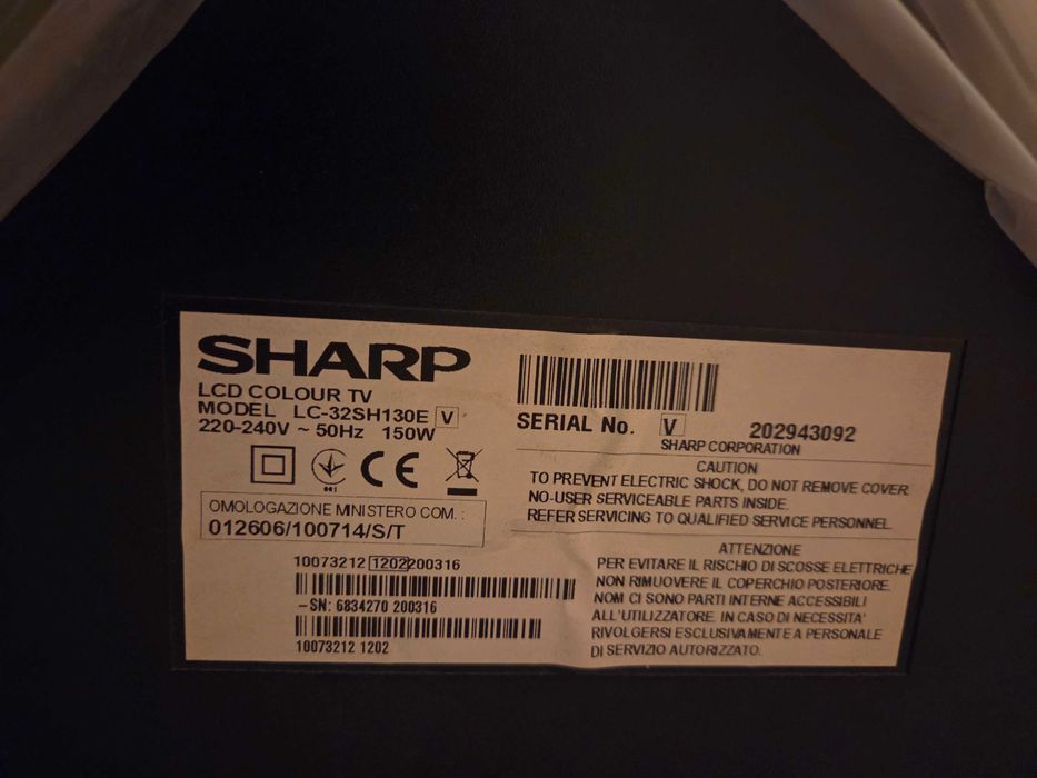 Vând TV color LCD model Sharp LC-32SH130E cu telecomanda originală