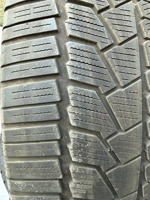 255 35 19 Continental Winter TS 860. DOT 1825