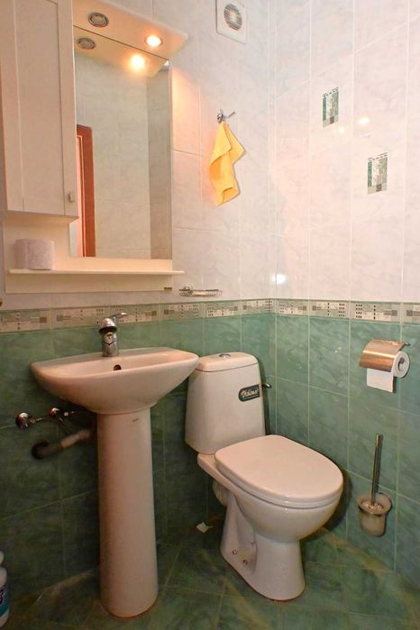 Тристаен тухлен апартамент с гараж в гр. Перник, кв. Димова махала