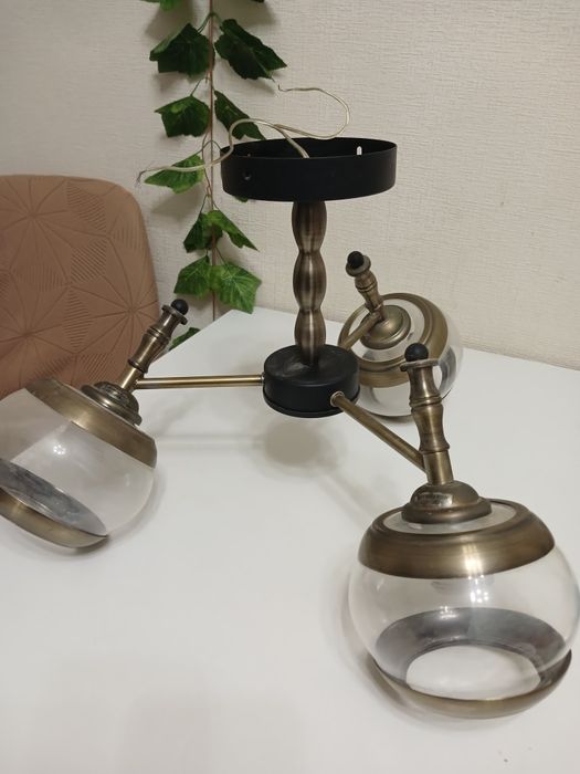 Люстра, Люстра, Люстра