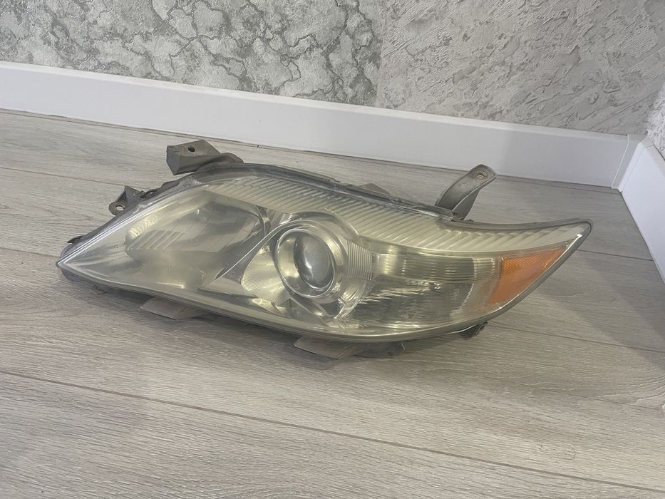 Фары на Toyota Camry