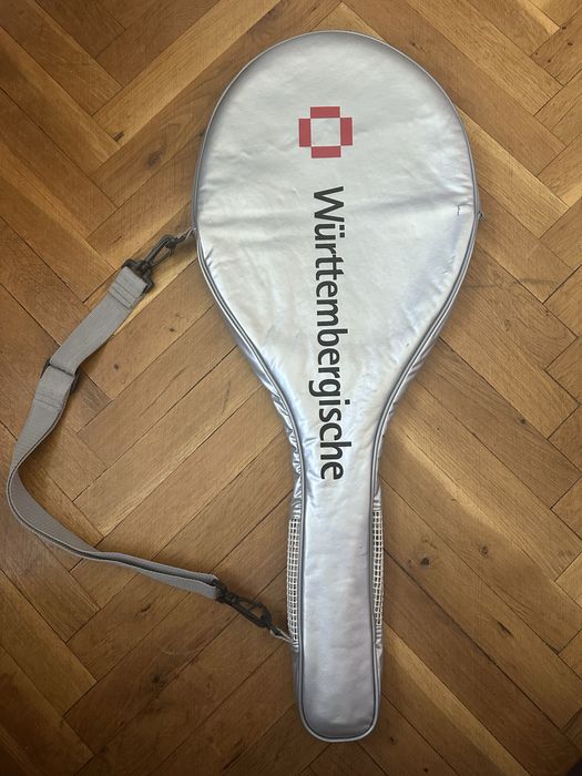 Тенис ракера от високомодулен графит