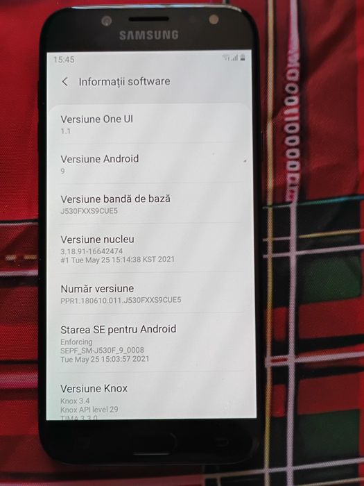 Telefon Samsung J5 2017 cu carcasa de protecție