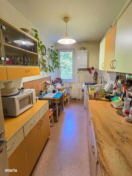 Apartament spațios cu 3 camere, decomandat – Zona 7 Noiembrie / UMFST