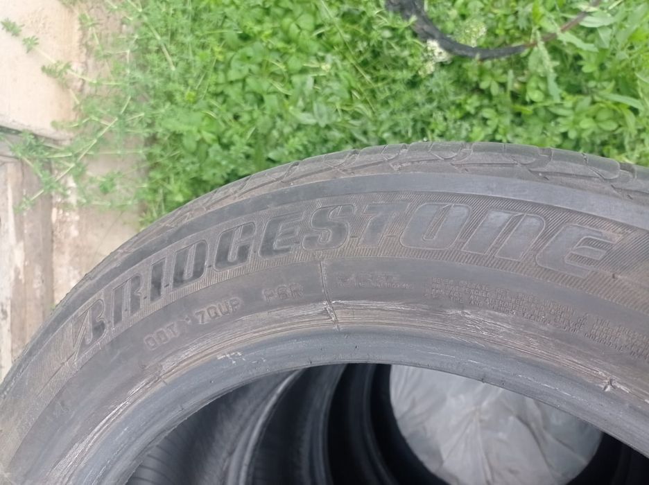 Шыны автомобиля колеса