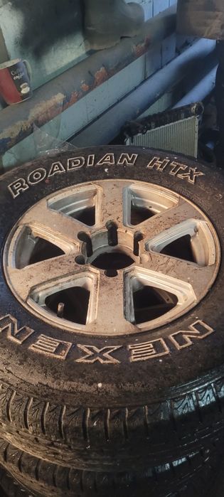 Продам диски с резиной 6 139.7