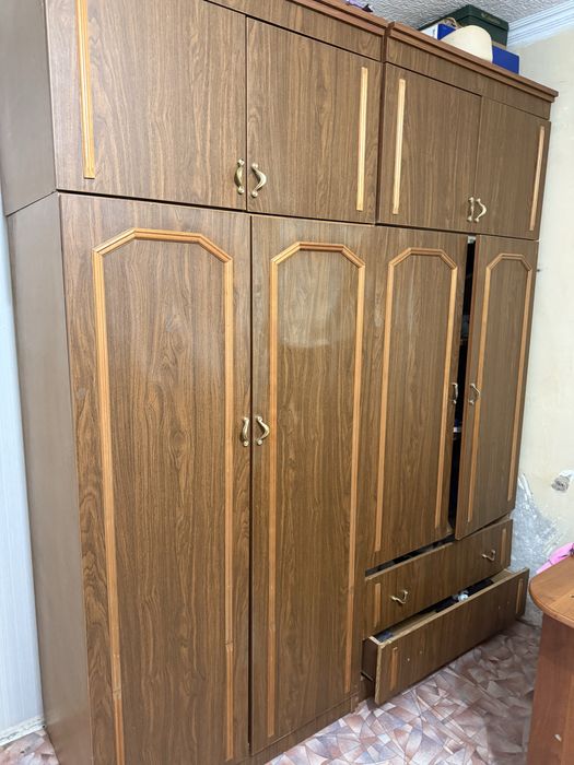 Шкаф б/у советский продам только самовывоз