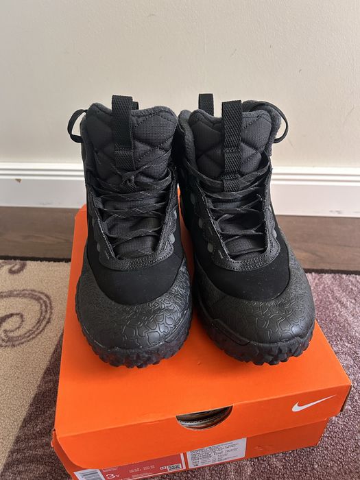 Боти Nike в черно