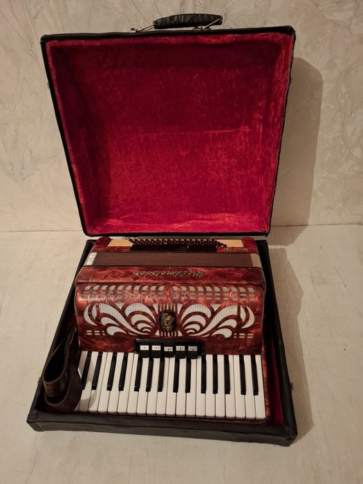 Продаётся аккордеон волтмейстер каприз