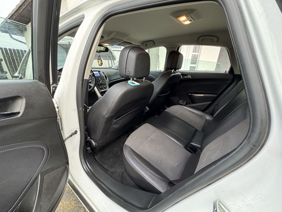 Opel Astra J 1.4 Cosmo Turbo 2012