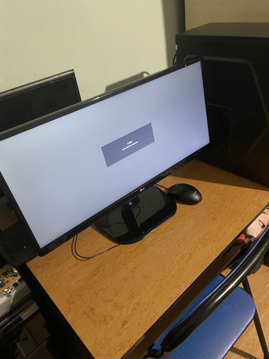 Vand pc complet cu monitor ultrawide
