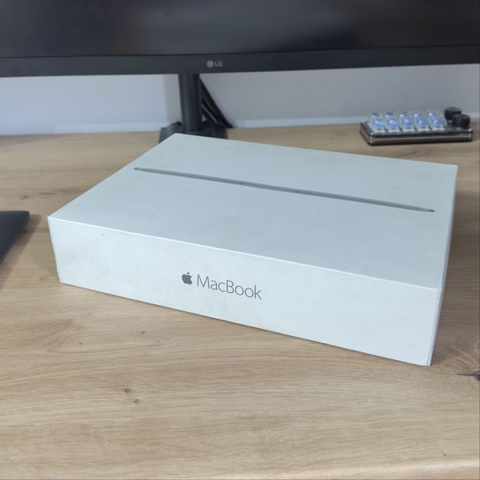 Продается Macbook 12 2015