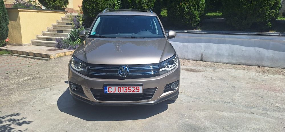 VOLKSWAGEN Tiguan 2012